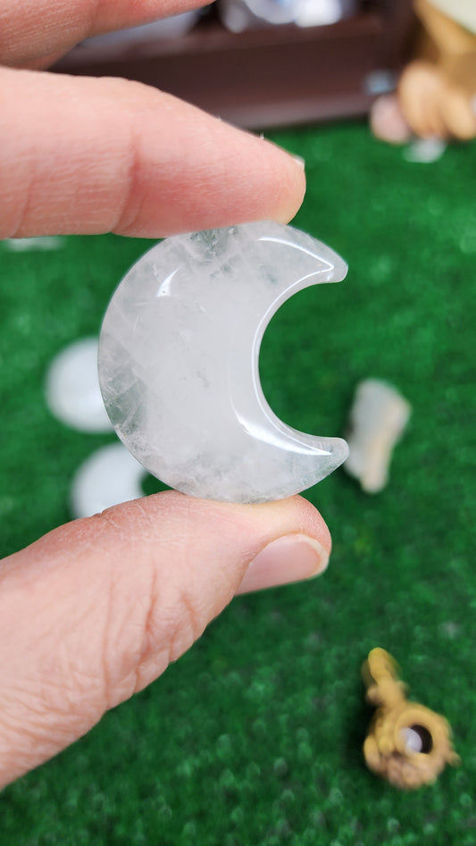 Quartz Crescent Moons ๐