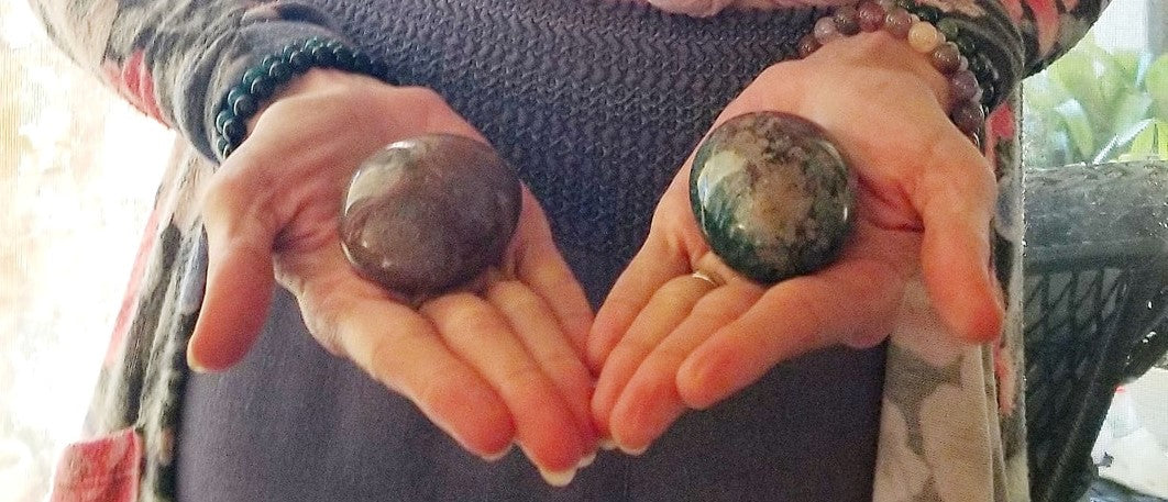 Using Crystal Palm Stones