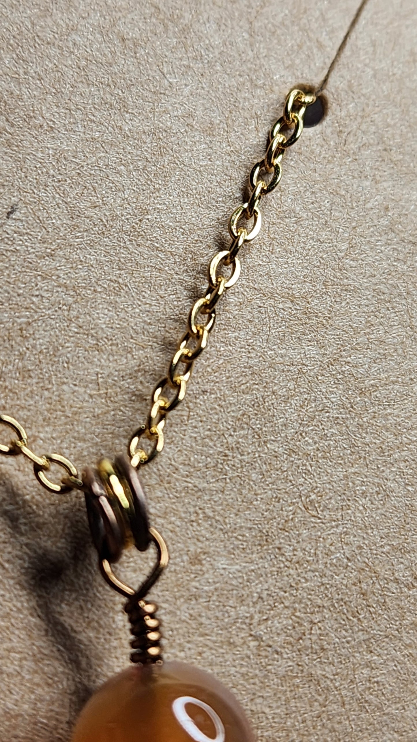 Orange Flower Agate w/ Gold Rhinestone Star Necklace 🧡