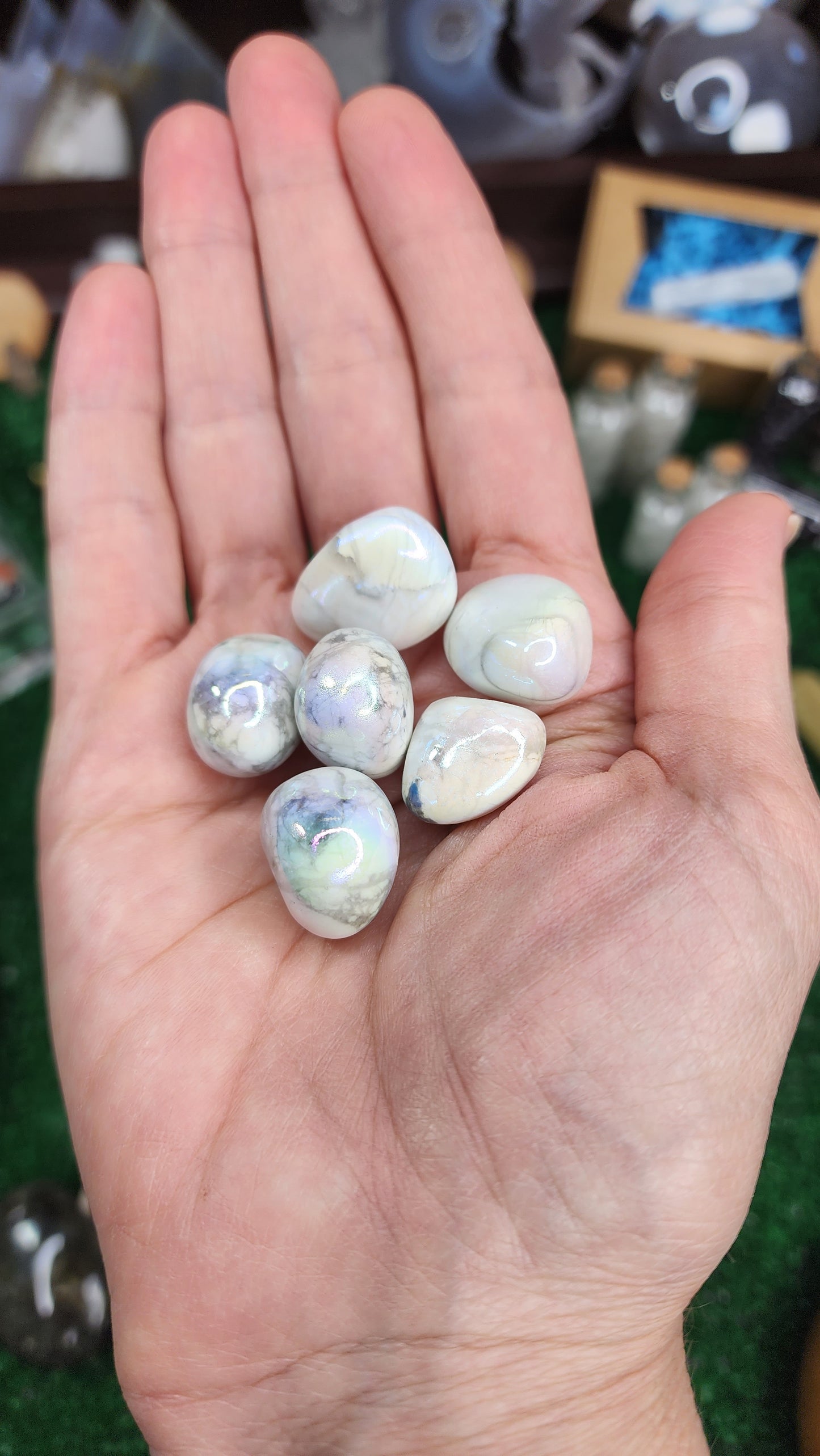 Aura Howlite Tumbles 💫