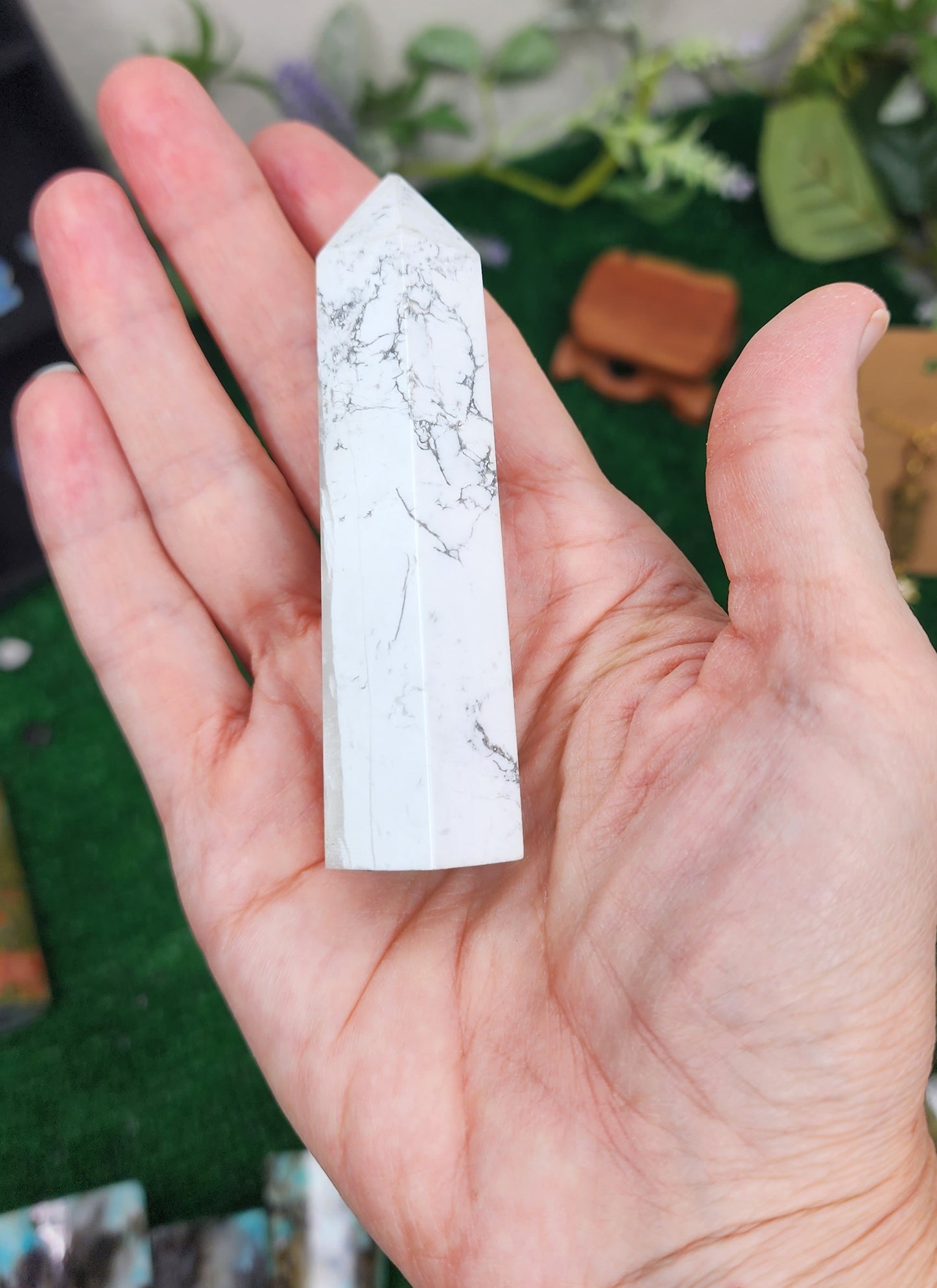 Howlite Tower 🤍