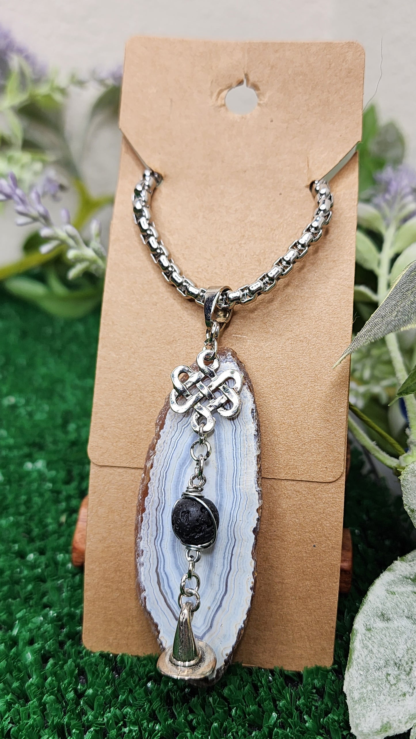 White Agate Slice Necklace 🤍