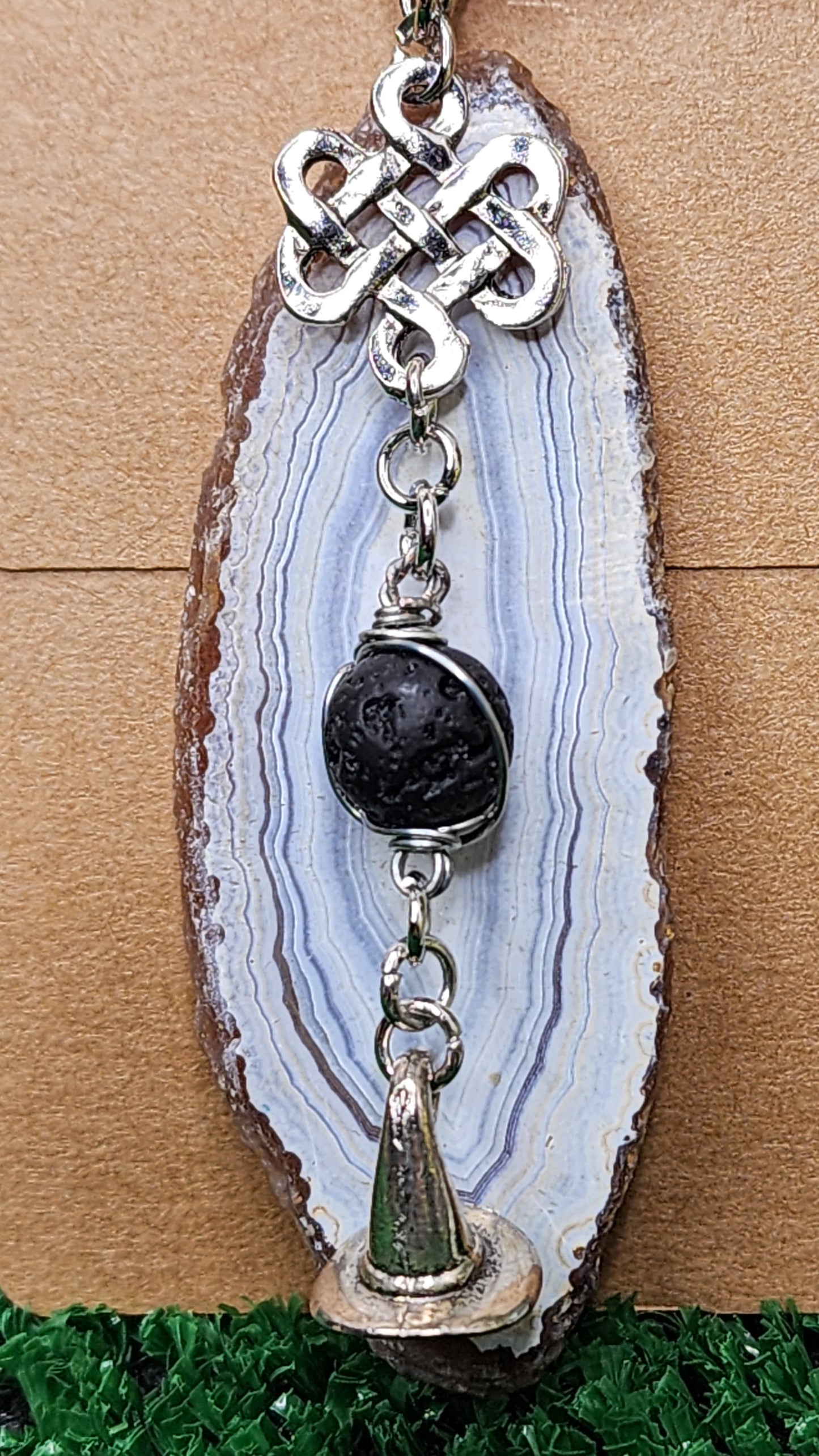 White Agate Slice Necklace 🤍