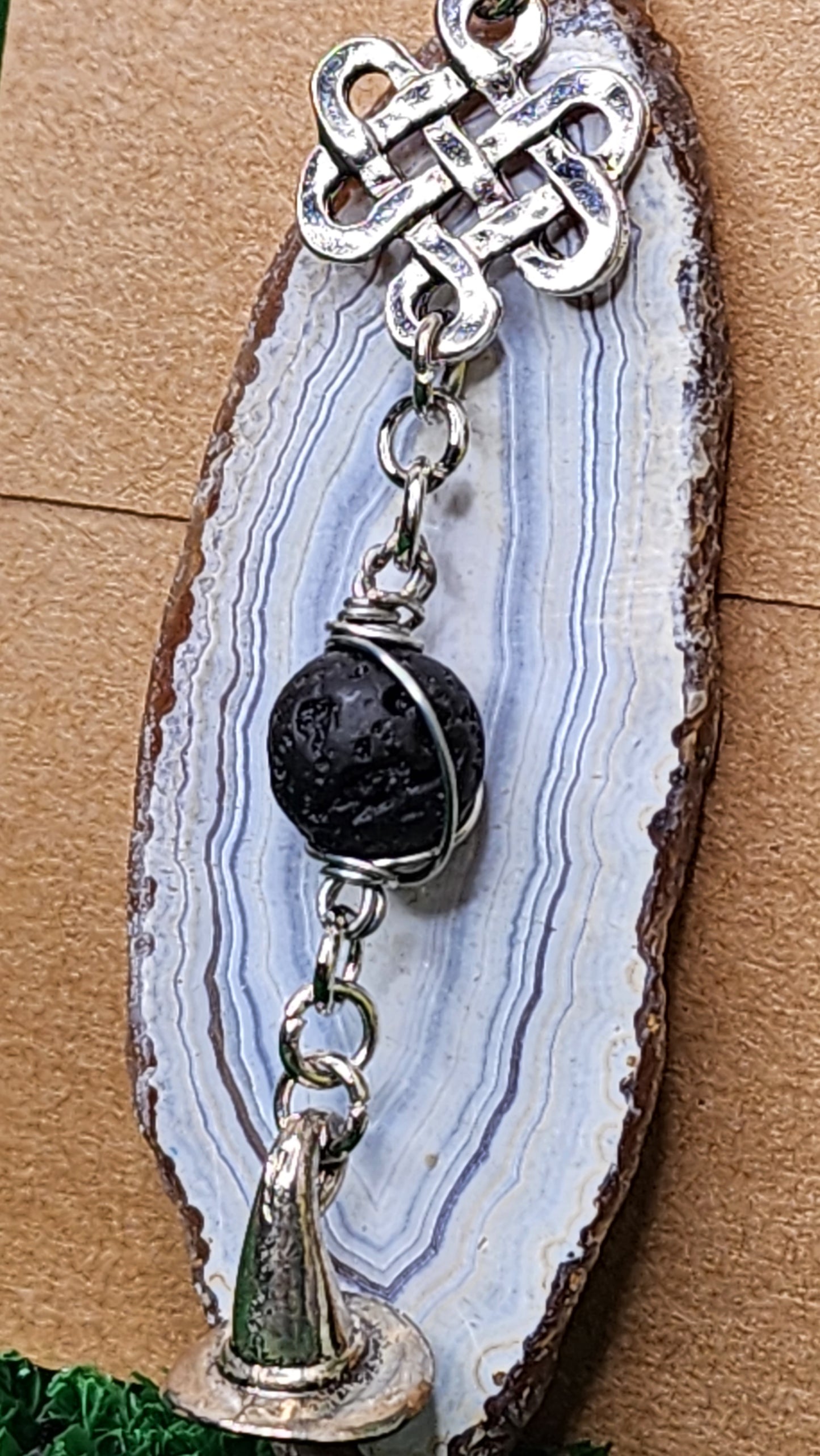 White Agate Slice Necklace 🤍
