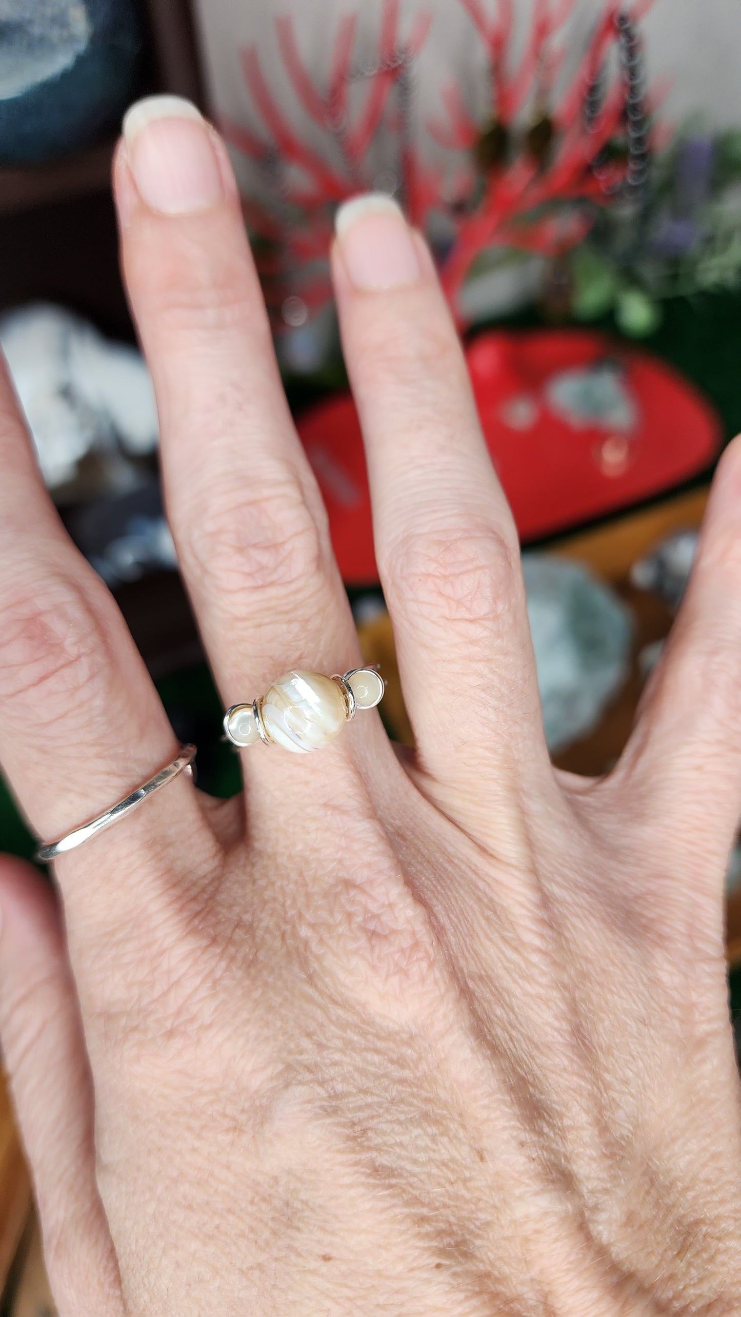 Mother of Pearl Wire Wrapped Ring 🦪