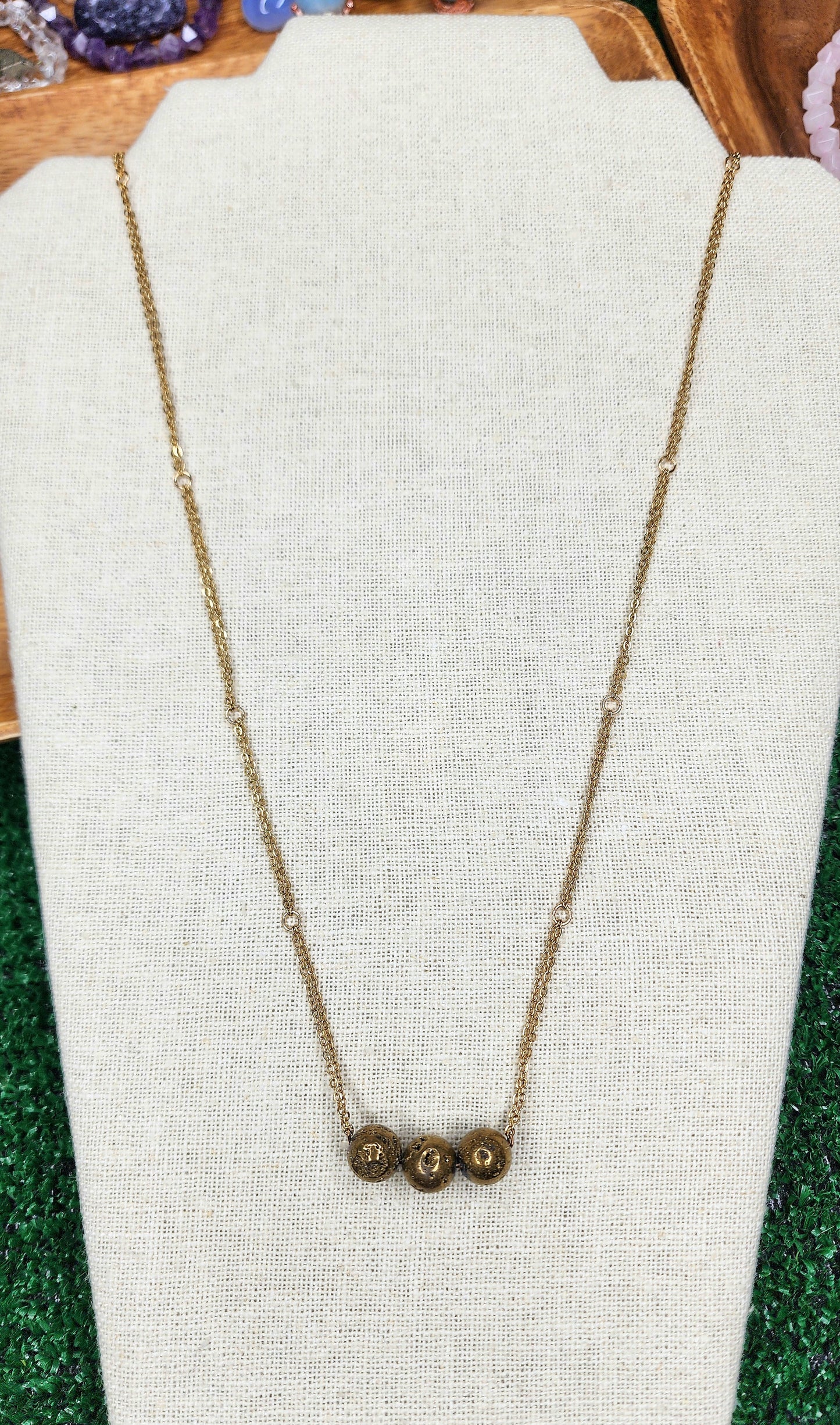 The Gardenia Style Necklace with Golden Druzy Agate