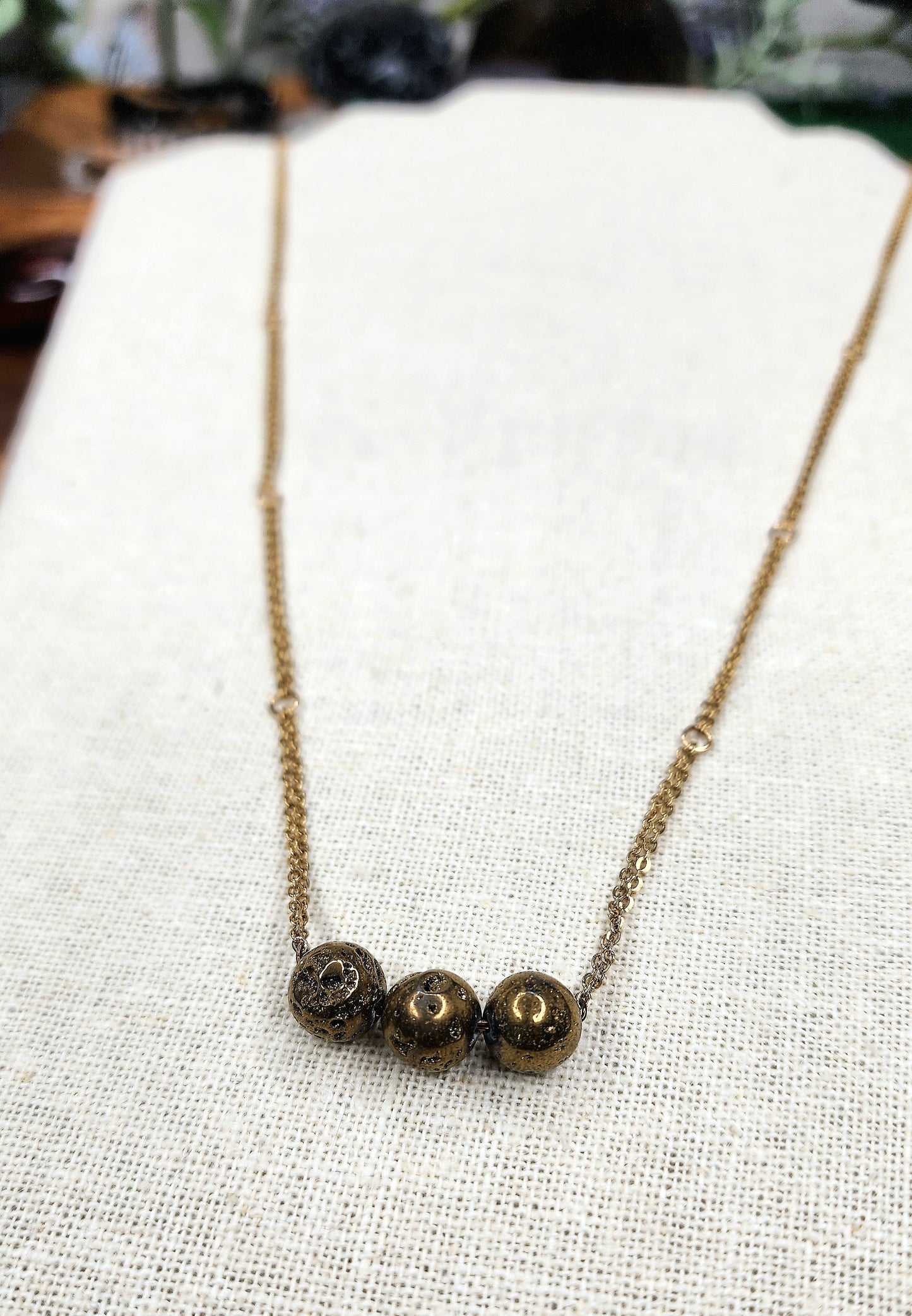 The Gardenia Style Necklace with Golden Druzy Agate