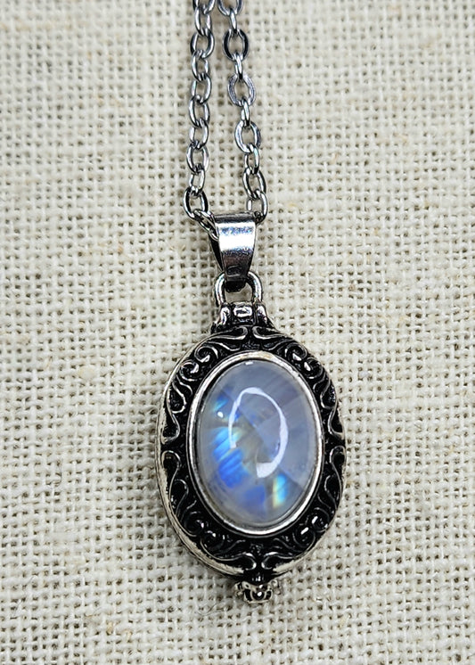 The Belle Style Necklace w/ Moonstone Locket